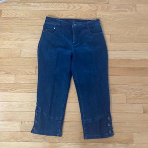 🔴 2 for $25 Simon Chang crop jeans size 4